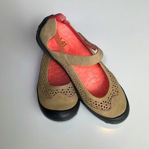 J-41 Adventure On flats, Size 8.5M